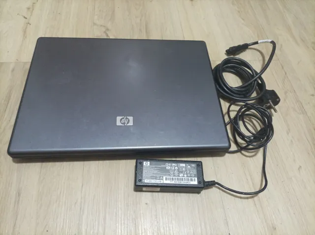 Portatile HP Grigio con Caricabatterie