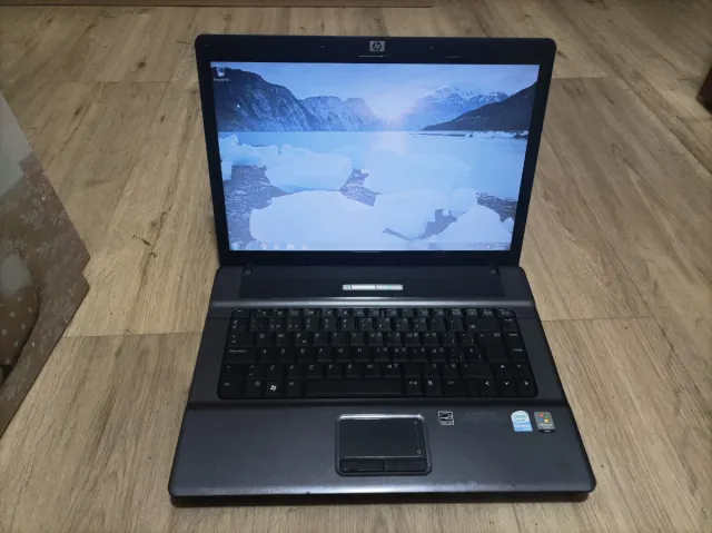 Portatile HP Grigio con Caricabatterie