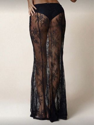 Falda negra larga de encaje