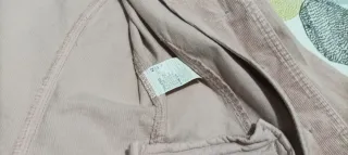 Chaqueta rosa de pana de Benetton. Talla M