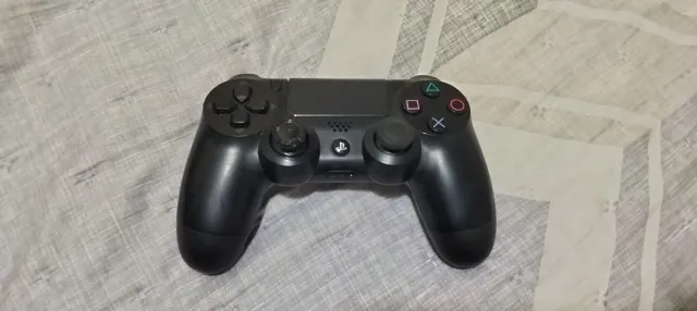 Mando PS4 Inalámbrico Negro