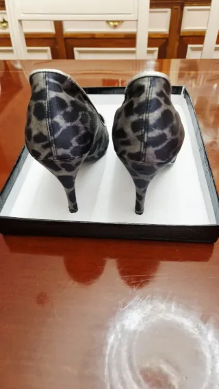 Zapatos tacón Zara estampado animal tacón 8 cm