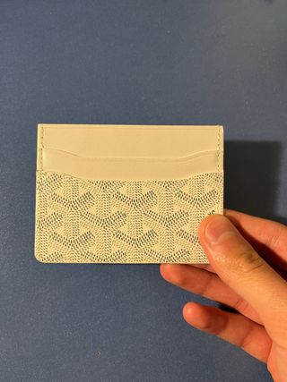 Tarjetero de marca local