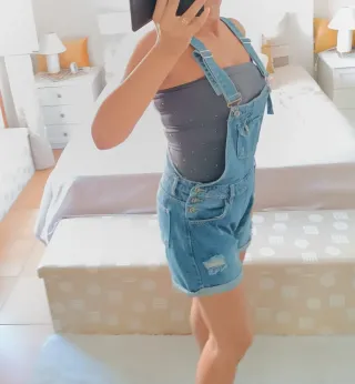 Top senza spalline grigio con dettagli