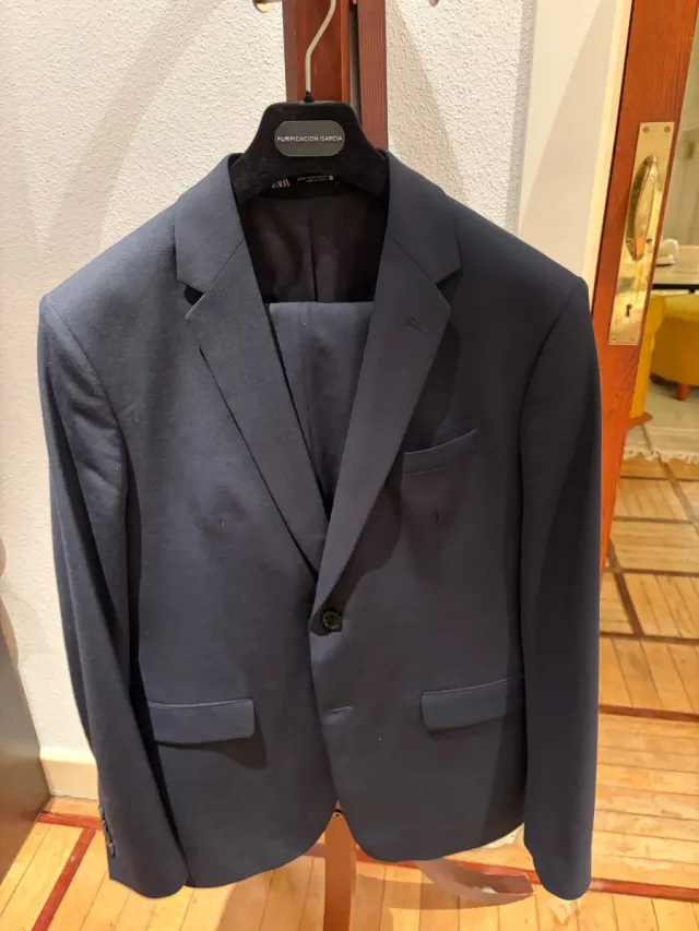 Trajes de vestir Zara.