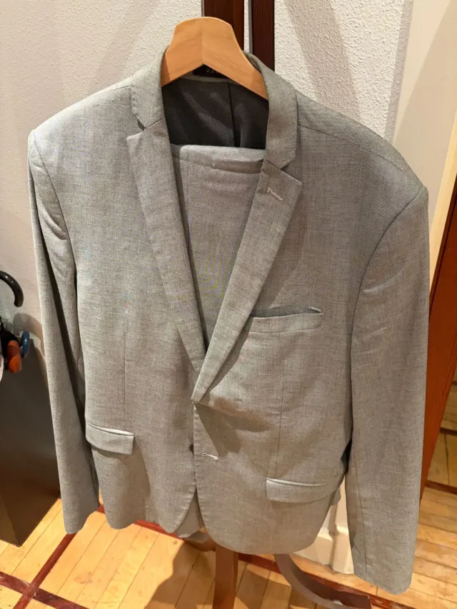 Trajes de vestir Zara.