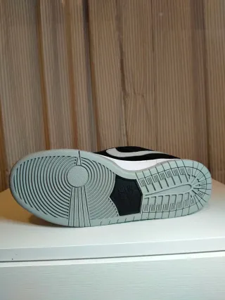 Zapatillas Nike Dunk Low Negras y Grises