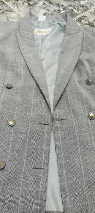 Blazer gris y azul clarito (M). En buen estado