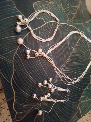 Conjunto de collar,pulsera y pendientes en plata