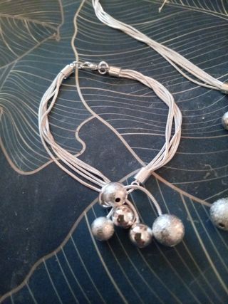 Conjunto de collar,pulsera y pendientes en plata