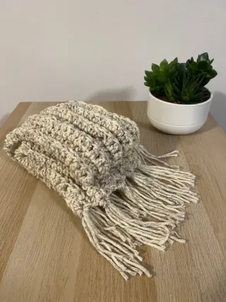 Bufanda tejida a mano de lana