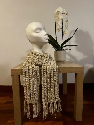 Bufanda tejida a mano de lana