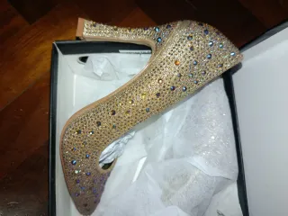 Scarpe con tacco oro e strass