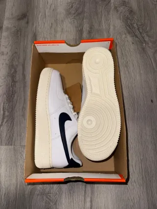 Nike Air Force 1 Beige y Blanco