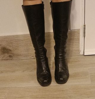 Botas altas de tacón negras