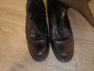 Botas altas de tacón negras