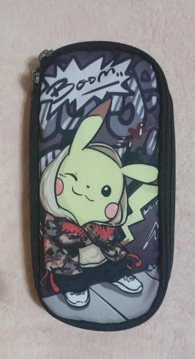 Estuche escolar Pikachu graffiti