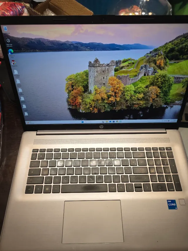 Portátil HP 470 G8 Prata e Preto