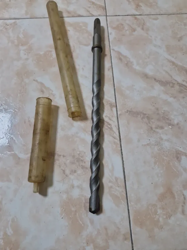 Broca para pared con funda