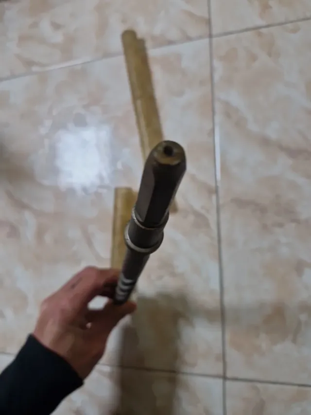 Broca para pared con funda