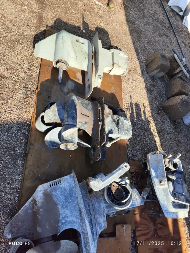 Lote colas marinas y transoms