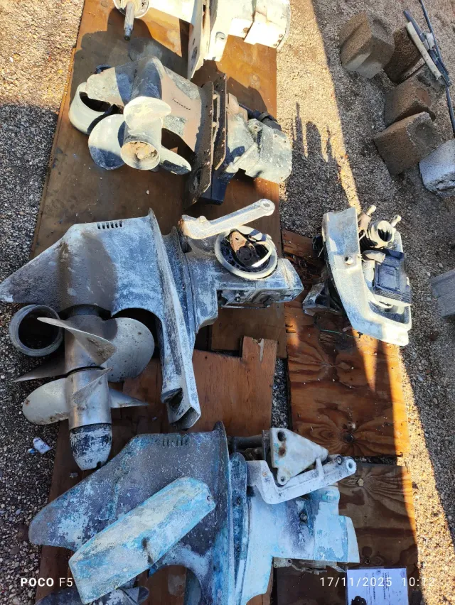 Lote colas marinas y transoms