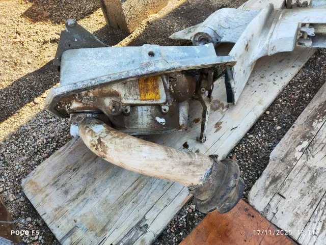 Lote colas marinas y transoms