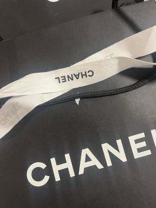 Caja y bolsas Chanel