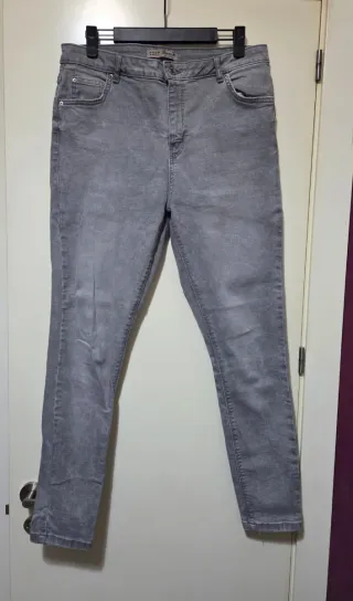 Vaqueros grises Primark