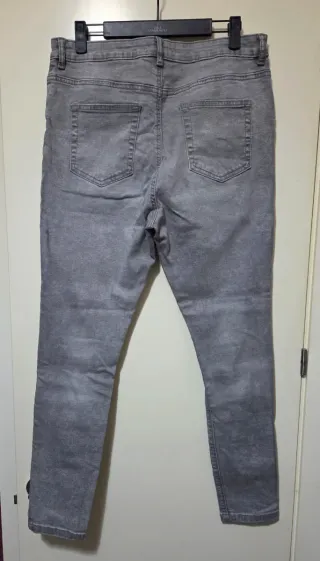 Vaqueros grises Primark