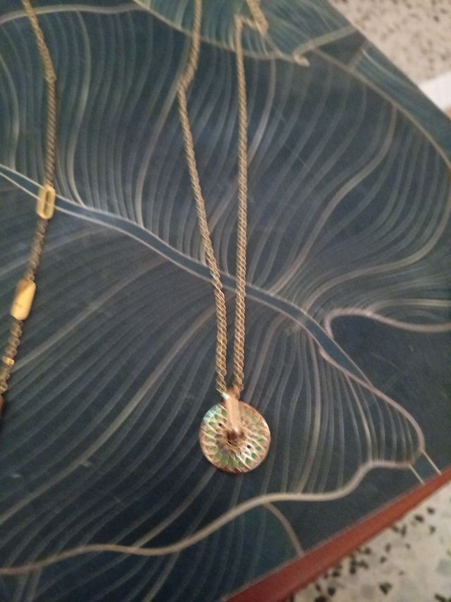 Cadena con detalless