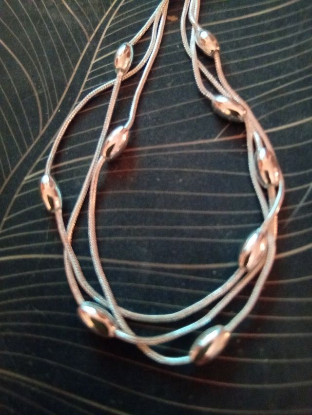 Cadena con detalless