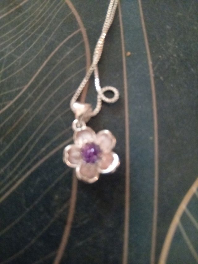 Cadena con detalless