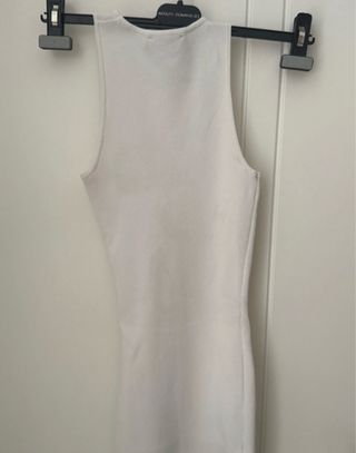Vestido Bershka blanco con cadenas XS