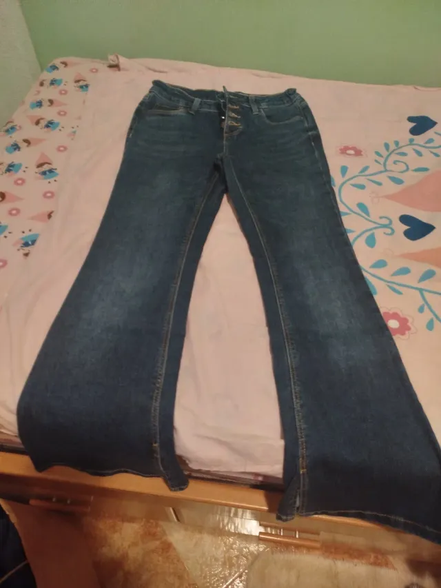 Pantalón vaquero campana azul