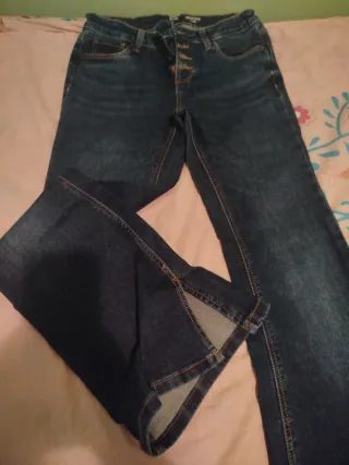 Pantalón vaquero campana azul
