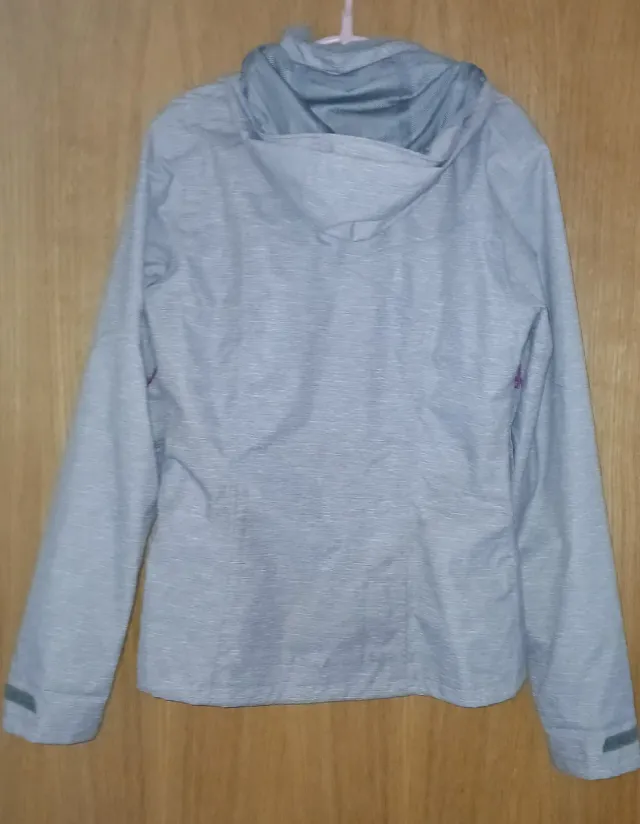 Chaqueta impermeable gris Quechua