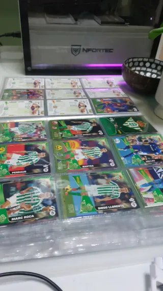 Álbum cromos fútbol Panini MGK 2025