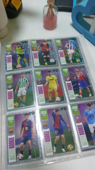 Álbum cromos fútbol Panini MGK 2025