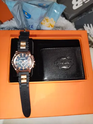 Reloj y Cartera Diesel Negro/Dorado