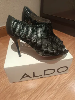Zapatos de tacón ALDO negros peep toe