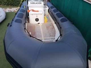 Lancha semirrígida 6,5m