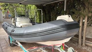 Lancha semirrígida 6,5m