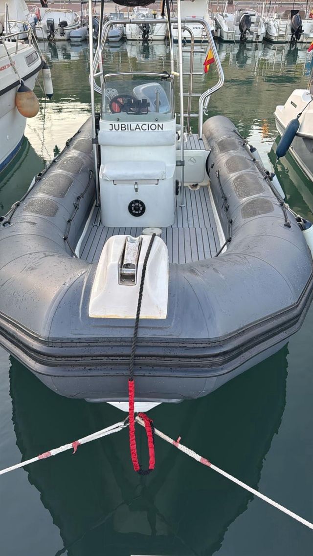 Lancha semirrígida 6,5m