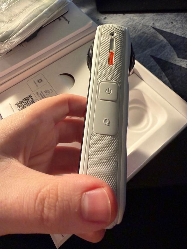 Insta360 X5 Edizione Limitata Bianca, non attivata