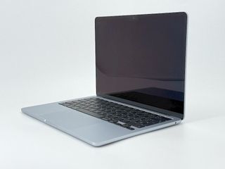 MacBook Air 13" M4 (2025) 10 CPU/10 GPU núcleos - SSD 512GB - 16GB RAM - Azul Cielo