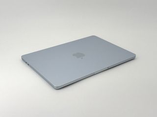 MacBook Air 13" M4 (2025) 10 CPU/10 GPU núcleos - SSD 512GB - 16GB RAM - Azul Cielo