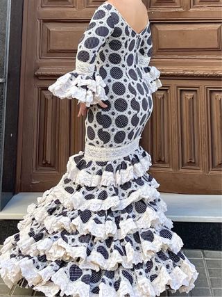 Traje de Flamenca Lunares Talla 40/42 ENCAJES