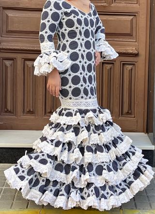 Traje de Flamenca Lunares Talla 40/42 ENCAJES