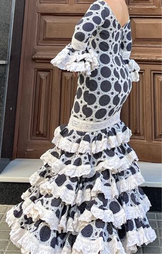 Traje de Flamenca Lunares Talla 40/42 ENCAJES